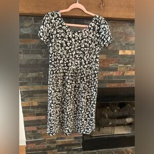 Seraphine Maternity/Nursing Black Floral Open Back Dress Size 4